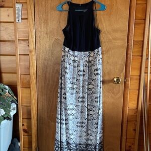 Elegant Bue and White Sleeveless Maxi Dress